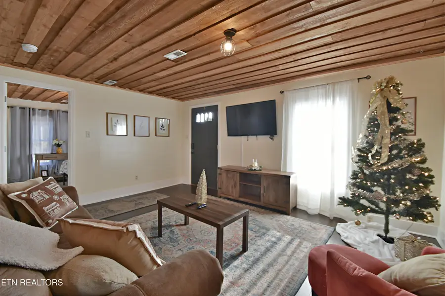 1609 Duncan Rd, Knoxville, TN 37919 - Image #3