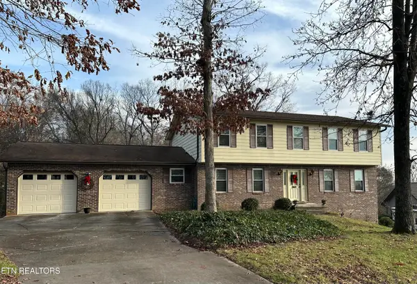 1702 Winding Ridge Tr, Knoxville, TN 37922