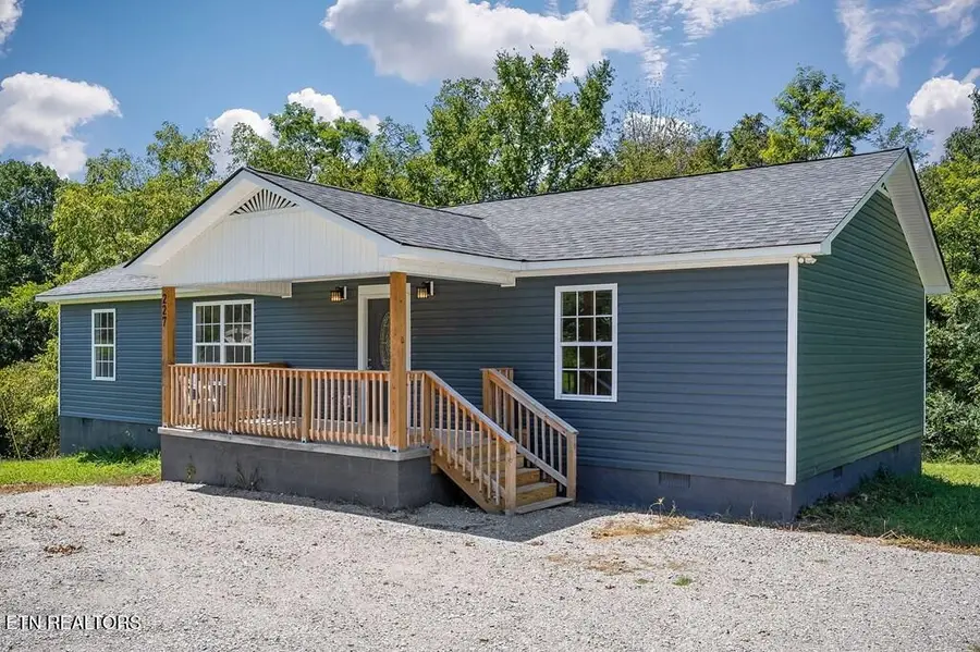 227 Oakwood Street St, Sparta, TN 38583 - Image #2