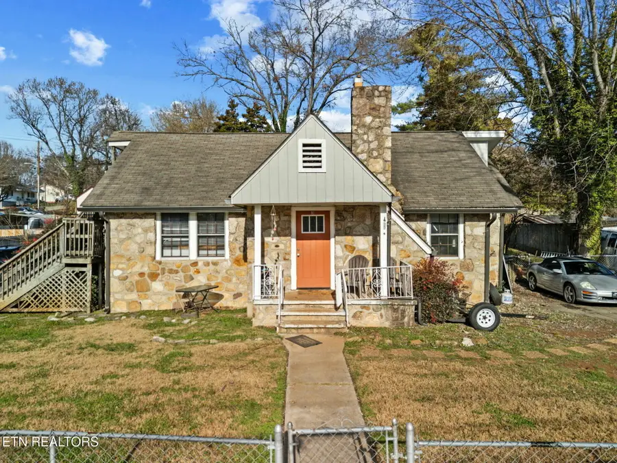 NE 405 Durbin Drive Northeast Drive, Knoxville, TN 37912 - Image #3