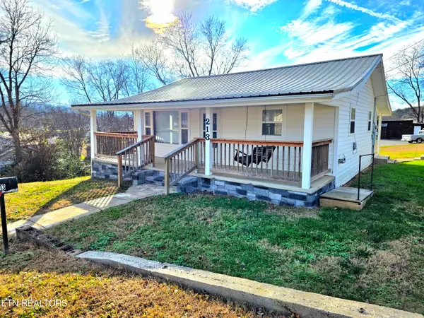 213 Front St, Newport, TN 37821
