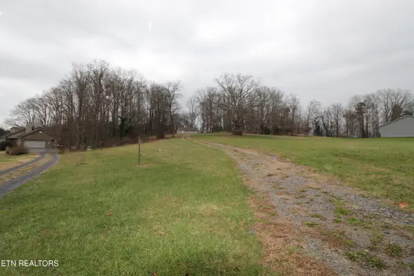 132 Walton Way, Maryville, TN 37801