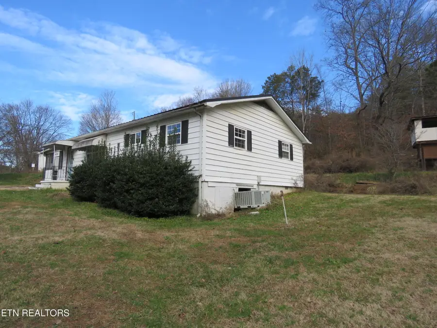 4330 Fulton Rd, Corryton, TN 37721 - Image #2