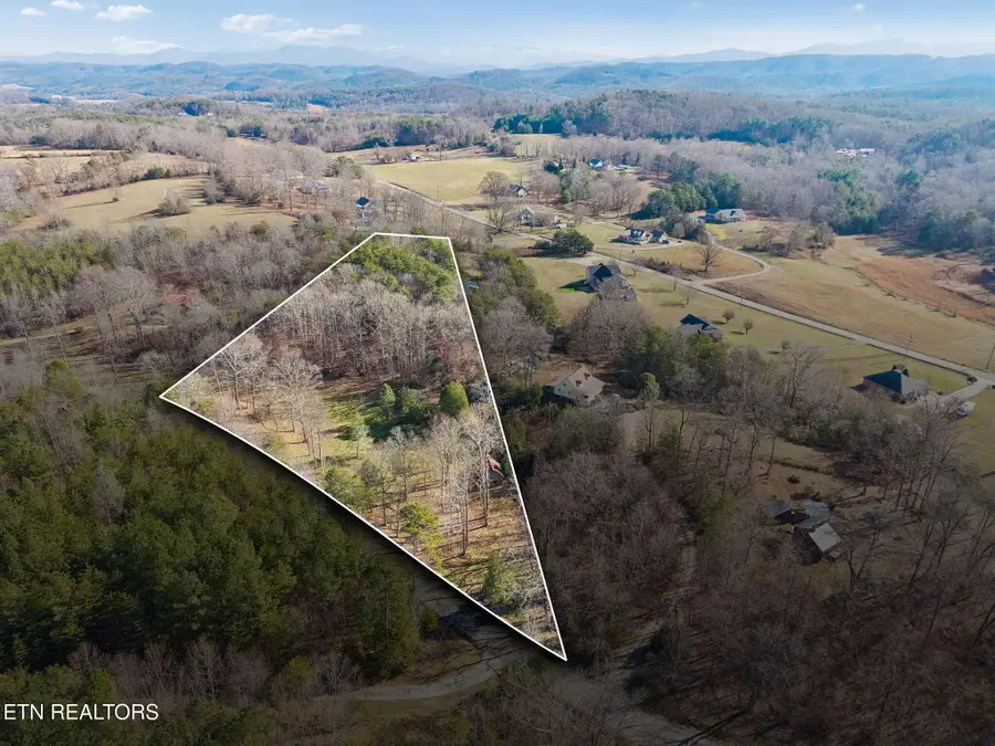1033 Gamble Gap Rd, Tellico Plains, TN 37385 - Image #2