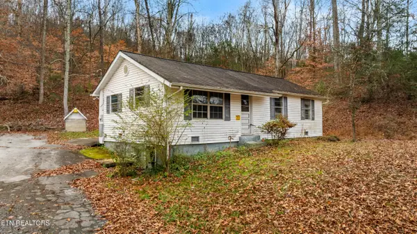 470 Riden Rd, Greenback, TN 37742