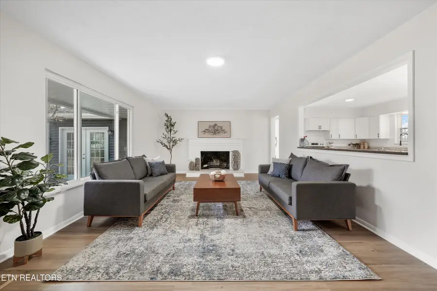 5817 Stoneleigh Rd, Knoxville, TN 37912 - Image #2