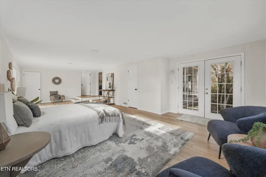 5817 Stoneleigh Rd, Knoxville, TN 37912 - Image #3