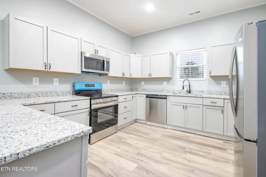 224 E Quincy Ave, Knoxville, TN 37917 - Image #2