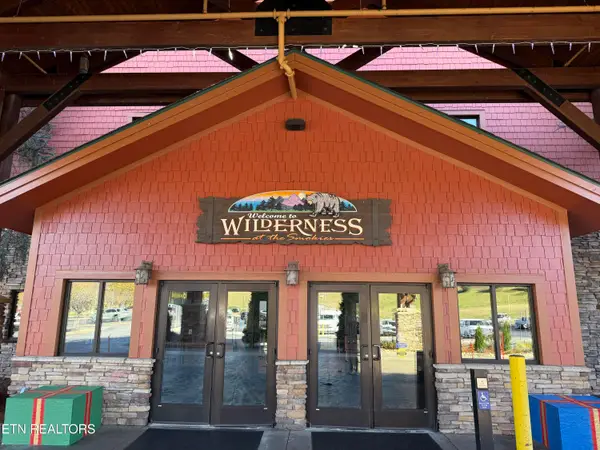 1424 Old Knoxville 13067/ 13079 Hwy, Sevierville, TN 37876