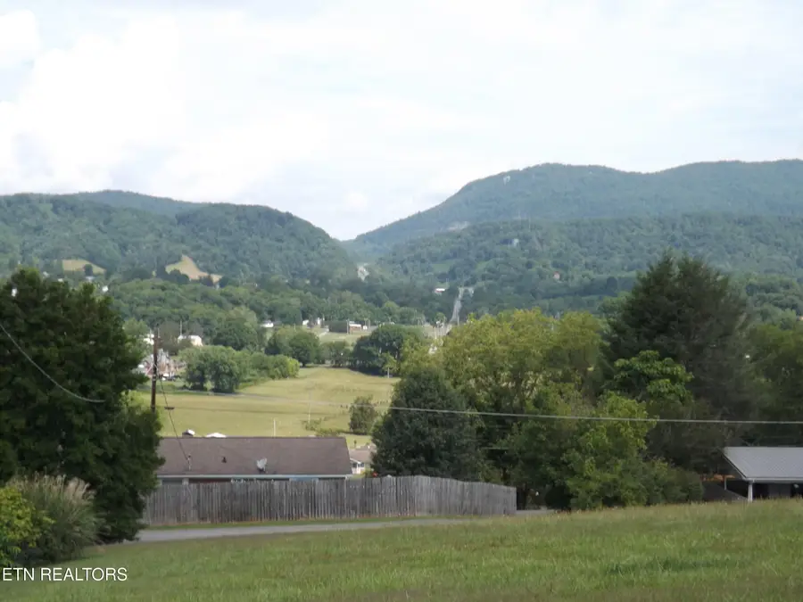 262 Oxford Circle, Harrogate, TN 37752 - Image #3