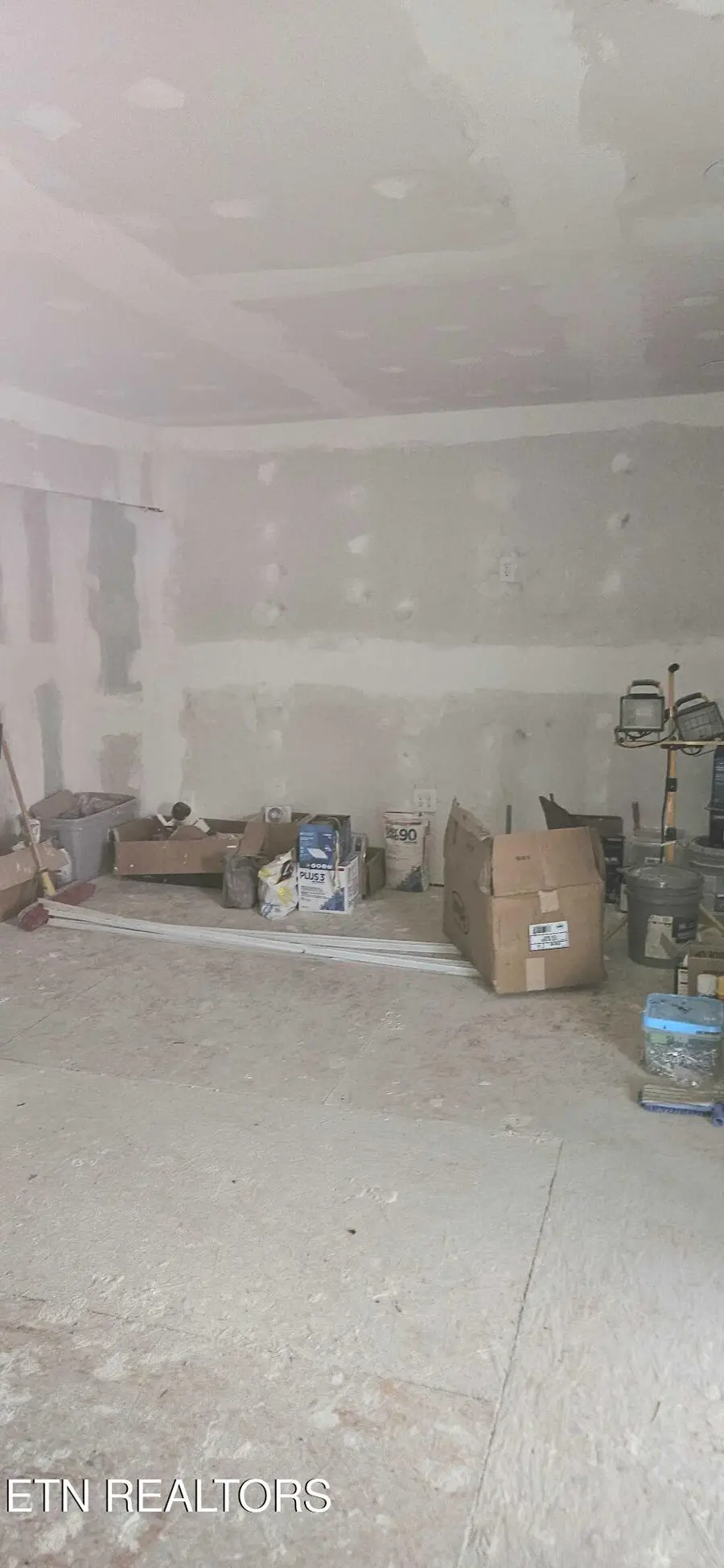 903 Kyle St, Lafollette, TN 37766 - Image #2