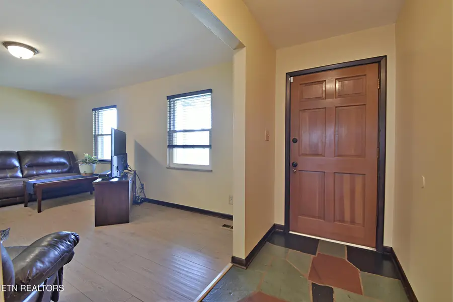 729 Owl Hollow Rd, Knoxville, TN 37923 - Image #3