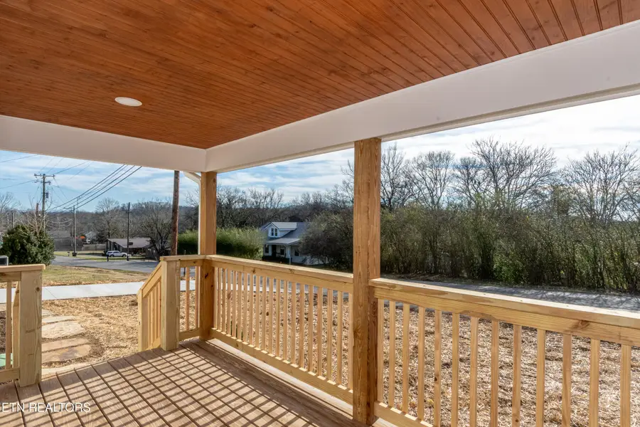 308 W Hill Ave, Friendsville, TN 37737 - Image #3