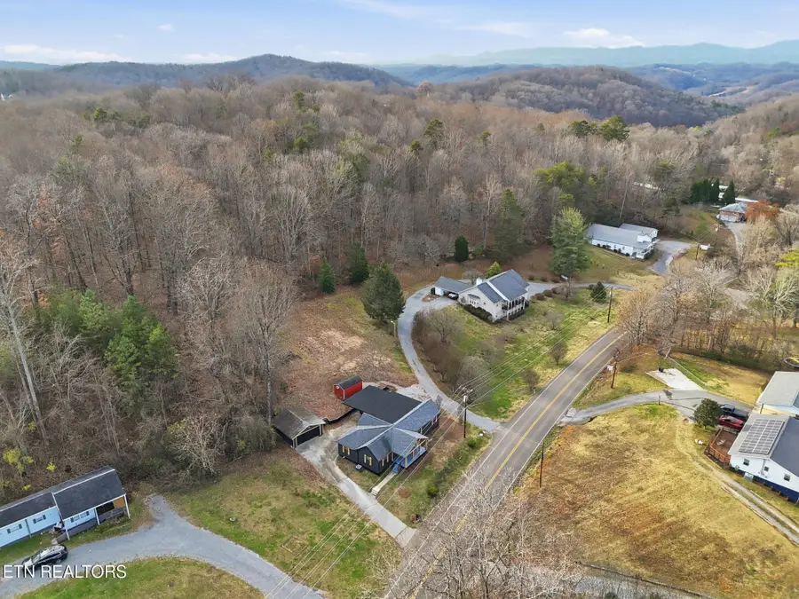 8523 Heiskell Rd, Powell, TN 37849 - Image #3