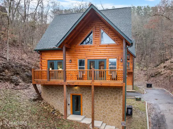 2119 Valley Creek Way, Pigeon Forge, TN 37862