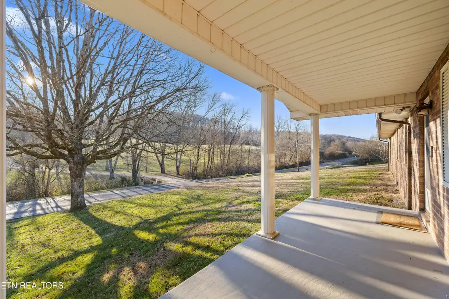 1088 E Wolf Valley Rd, Heiskell, TN 37754 - Image #3