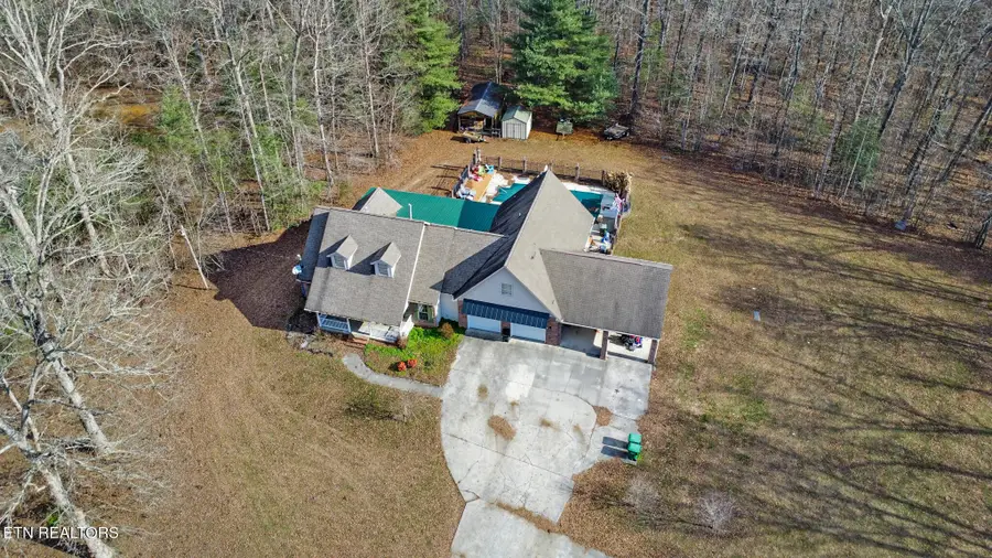 233 Redmon Rd, Wartburg, TN 37887 - Image #2