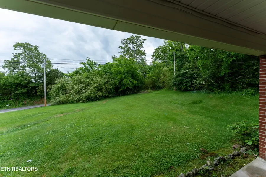 2182 Lakeview Rd, Lenoir City, TN 37772 - Image #3