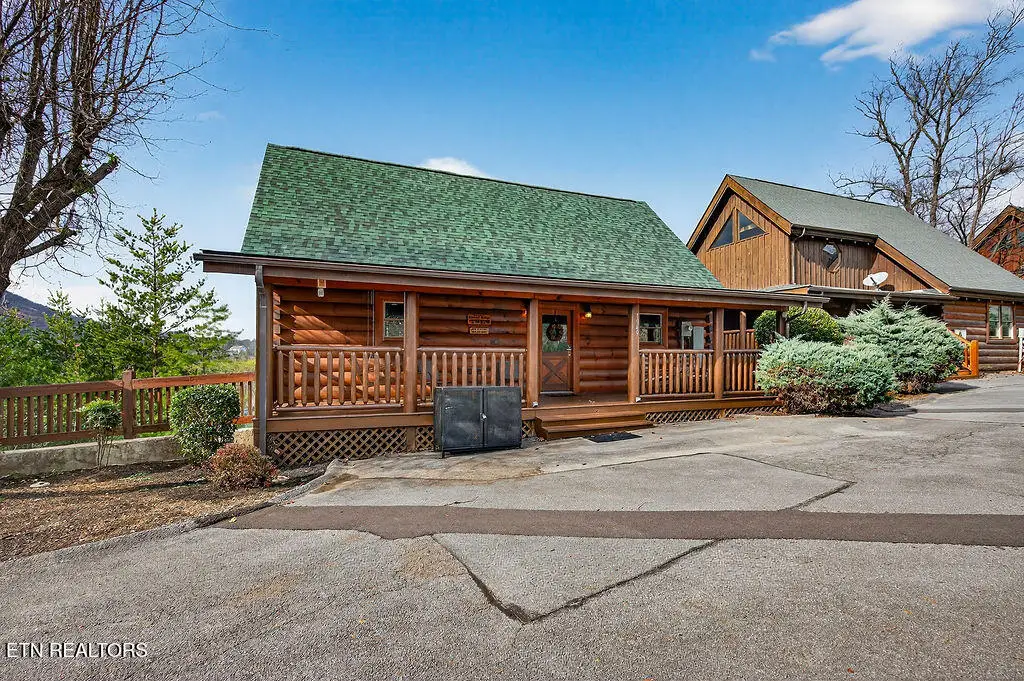 1949 Cougar Crossing Way, Sevierville, TN 37876 - Image #1