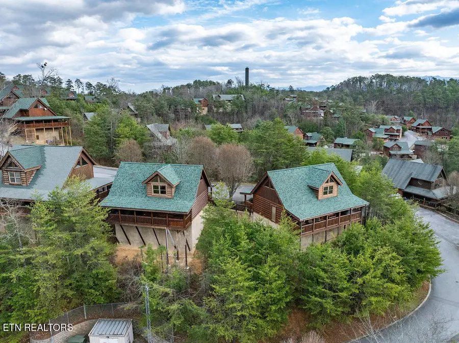 1949 Cougar Crossing Way, Sevierville, TN 37876 - Image #2