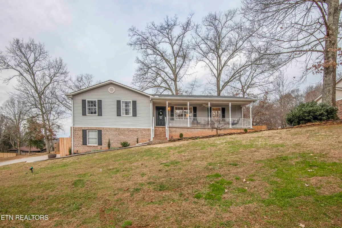 226 Van Stowe Rd, Harriman, TN 37748 - Image #1