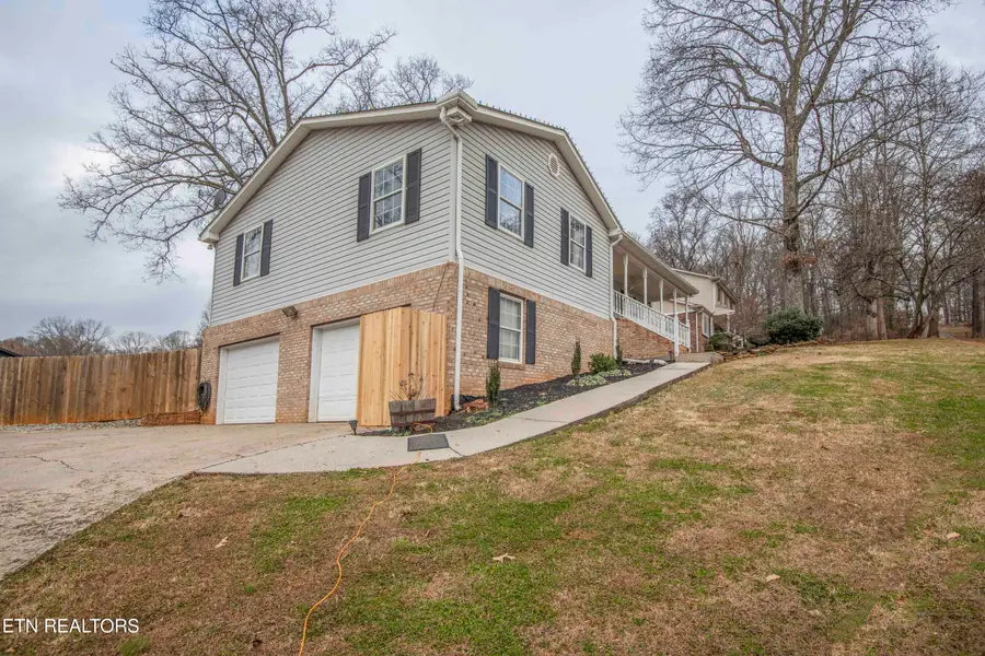 226 Van Stowe Rd, Harriman, TN 37748 - Image #2