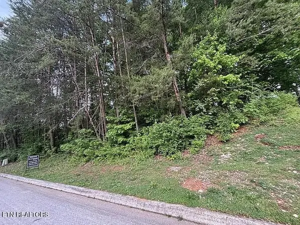 1012 Saint Johns Drive, Maryville, TN 37801