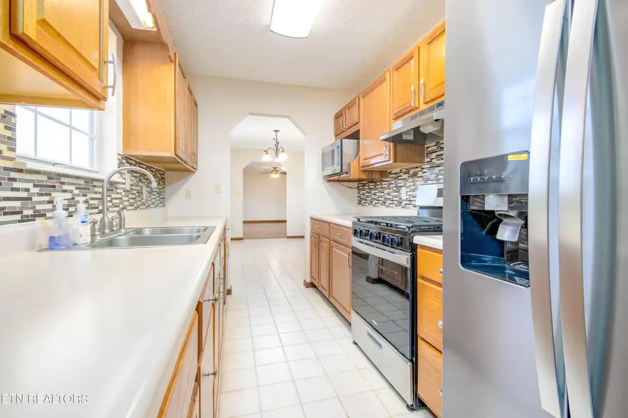 1248 S Old Sevierville Pike, Seymour, TN 37865 - #3