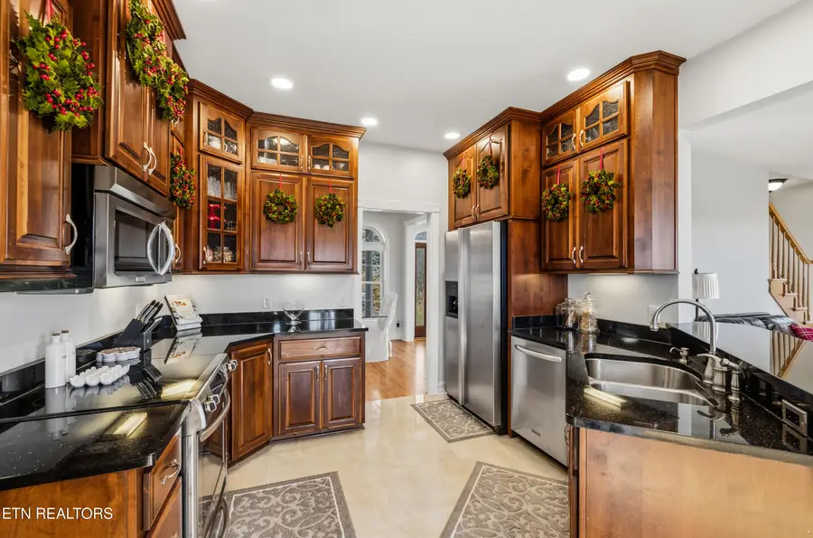 639 S Arch Rock Drive, Sevierville, TN 37876 - Image #2