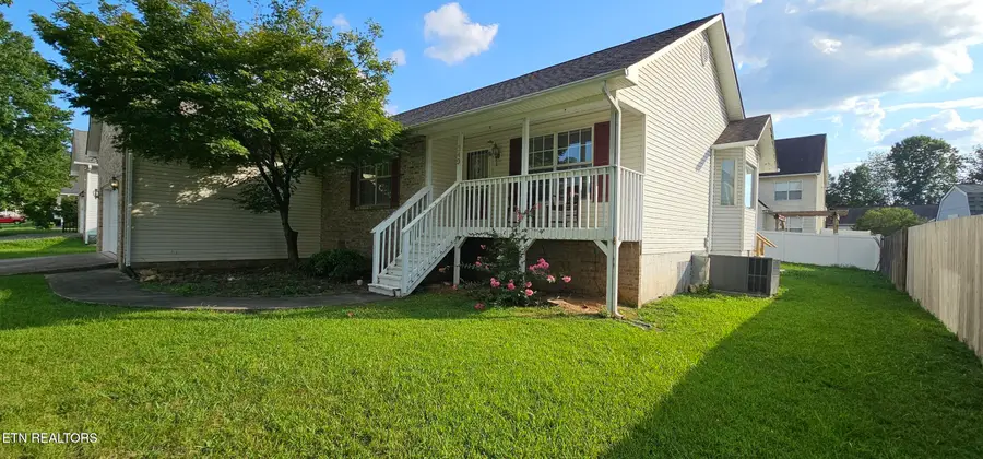 549 Pebble Creek Rd, Knoxville, TN 37918 - Image #2