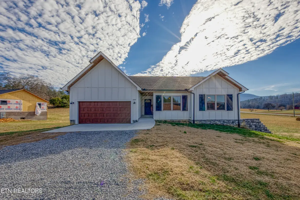 4309 Newport Hwy, Dandridge, TN 37725 - Image #1