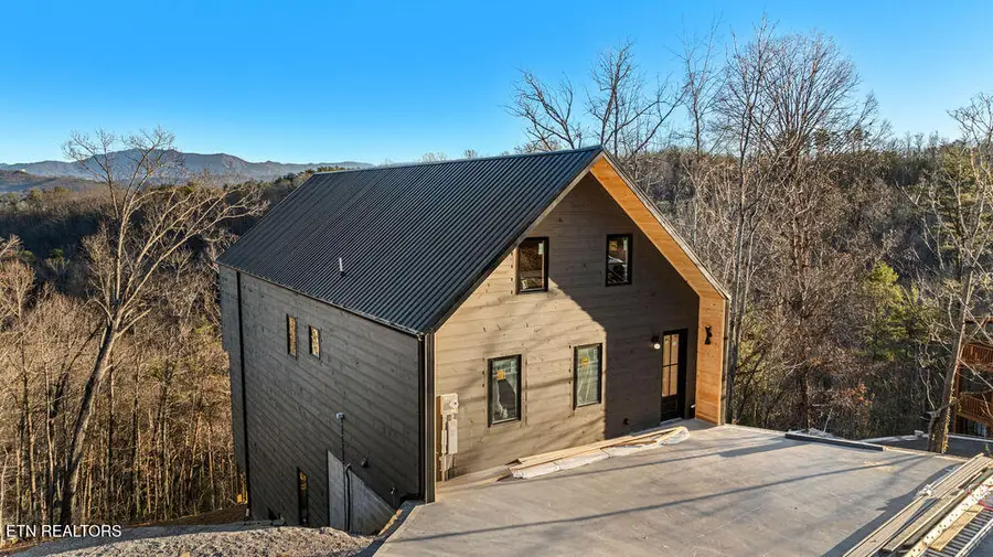 1863 Bluff Ridge Rd, Sevierville, TN 37876 - Image #2