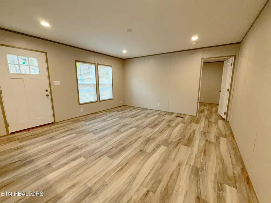 596 Old Long Hollow Rd, Lafollette, TN 37766 - Image #3