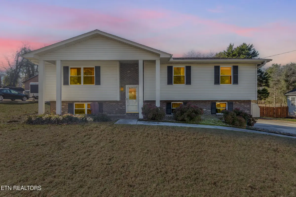 2555 Robinson Drive, Louisville, TN 37777 - Image #1