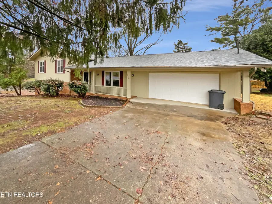 1012 Kensington Blvd, Maryville, TN 37803 - #2