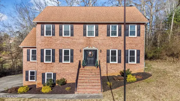 704 Knights Bridge Rd, Maryville, TN 37803