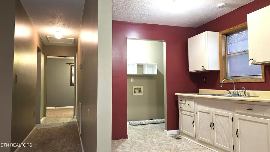 112 Redmon Rd, Wartburg, TN 37887 - #3