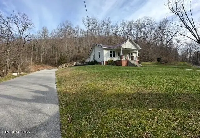 589 Old Nursery Rd, Rose Hill, VA 24281 - #2