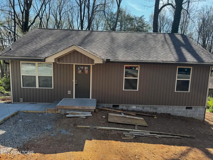 129 E Wadsworth Circle, Oak Ridge, TN 37830 - #2