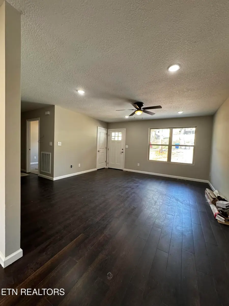 129 E Wadsworth Circle, Oak Ridge, TN 37830 - #3