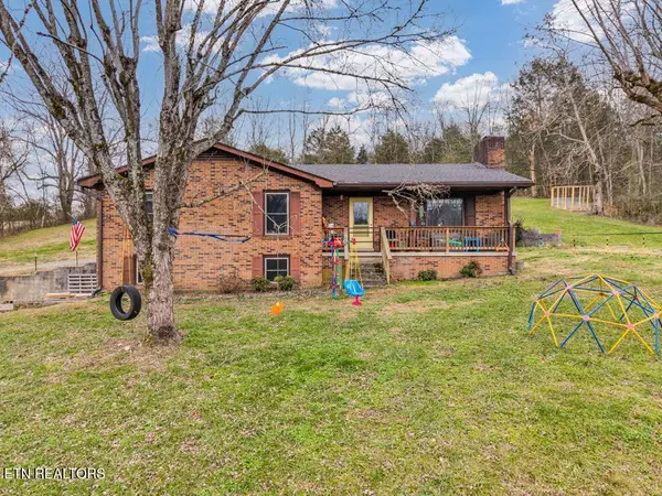 90 Harris Hollow Rd, Pleasant Shade, TN 37145