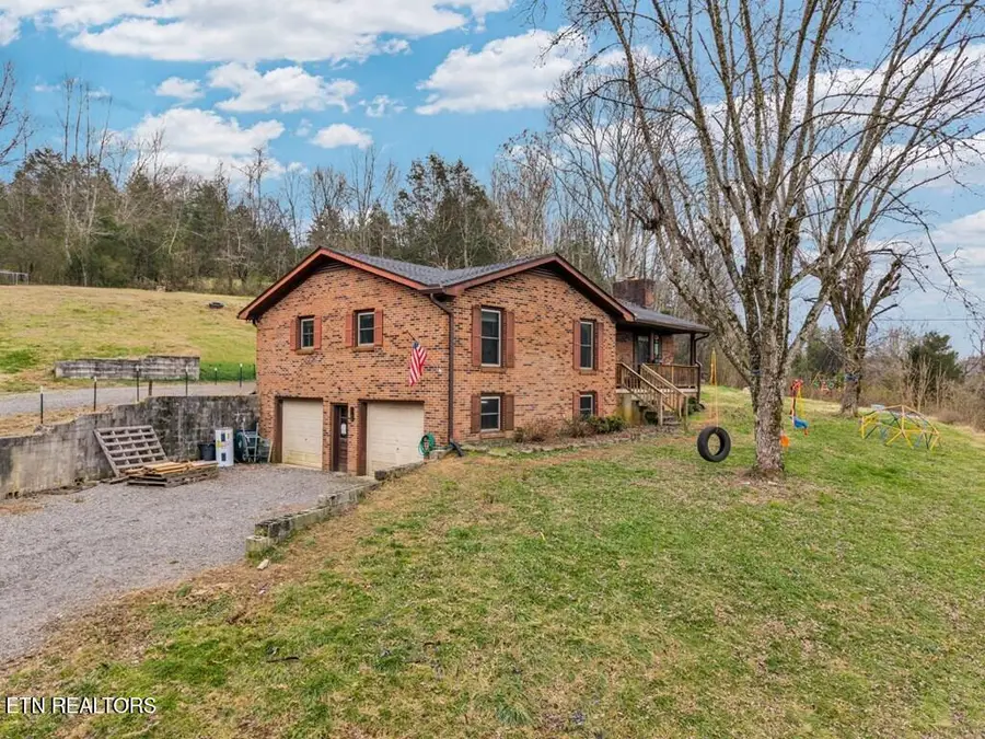 90 Harris Hollow Rd, Pleasant Shade, TN 37145 - Image #2