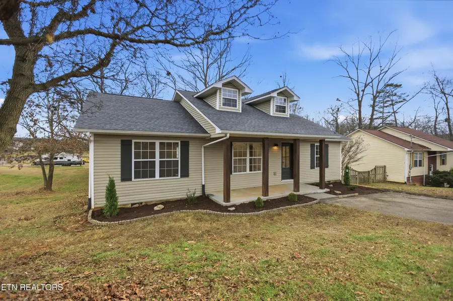 805 Farnsworth Court, Strawberry Plains, TN 37871 - Image #2
