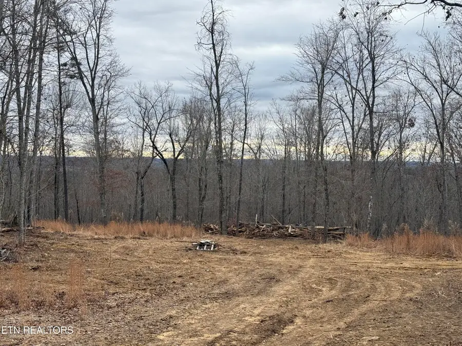 322 Deck Rd, Crossville, TN 38572 - Image #2