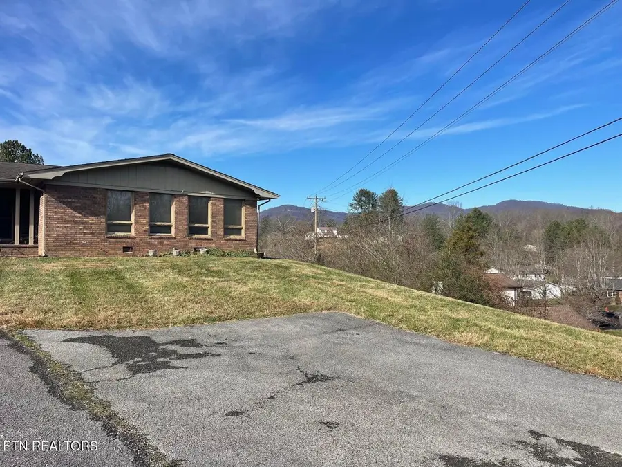 409 Fairview Rd, Middlesboro, KY 40965 - Image #3