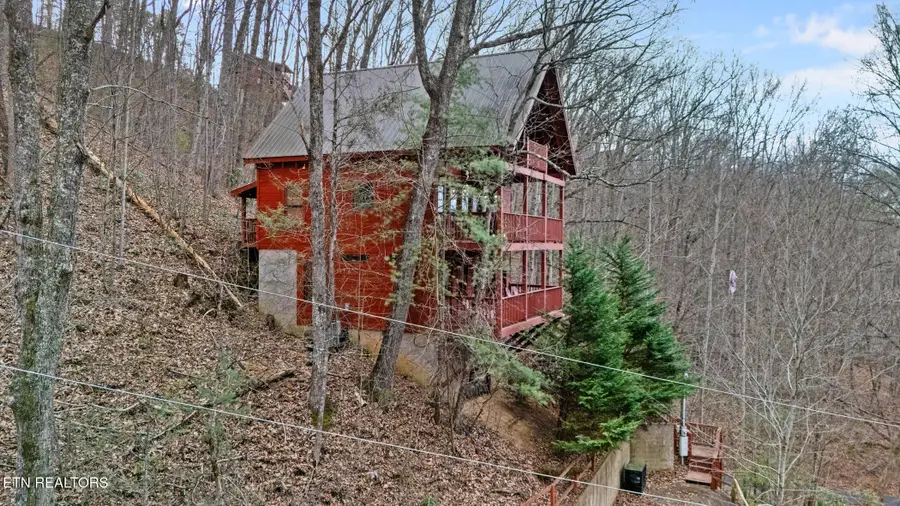 1322 Ridgefield Drive, Sevierville, TN 37876 - Image #3