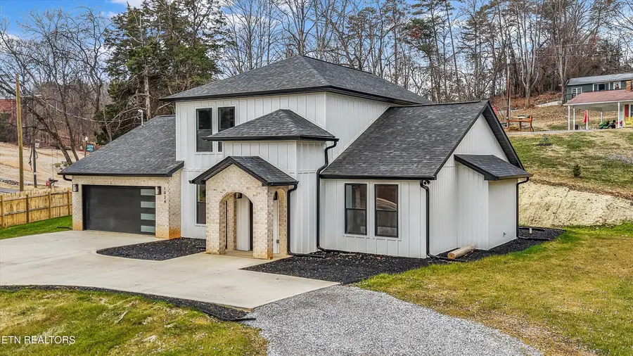 1024 N Gay St, Dandridge, TN 37725 - Image #2