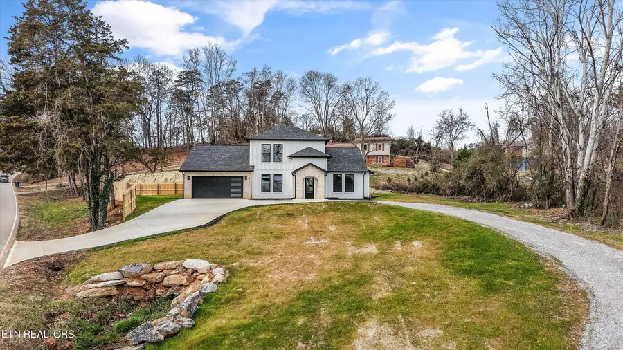 1024 N Gay St, Dandridge, TN 37725 - Image #3