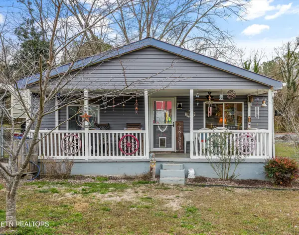 401 Woody Ave, Harriman, TN 37748