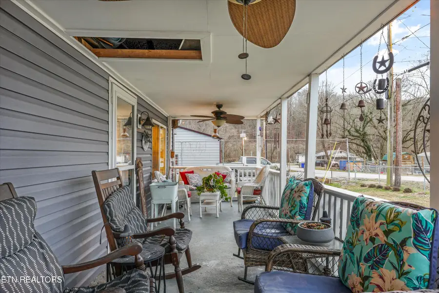 401 Woody Ave, Harriman, TN 37748 - Image #3